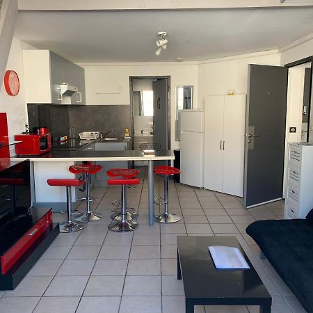 Appartement T3 Tout Confort En Duplex A 20Mn A Pied Du Centre-Ville Avec Tv Et Wifi Ла Рошел Екстериор снимка